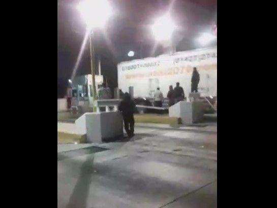 Toman caseta Querétaro-Irapuato