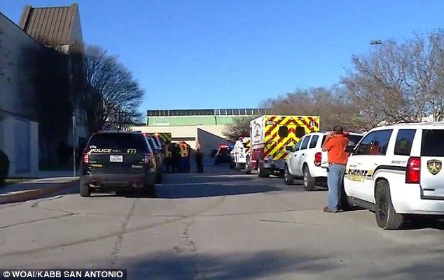 Tiroteo en centro comercial deja un muerto y seis heridos - centro-comercial-san-antonio-3