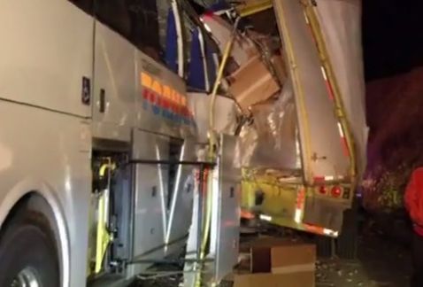 Autobús choca con un tráiler en Nuevo León. Al menos 25 lesionados - choque-autobus-nuevo-leon