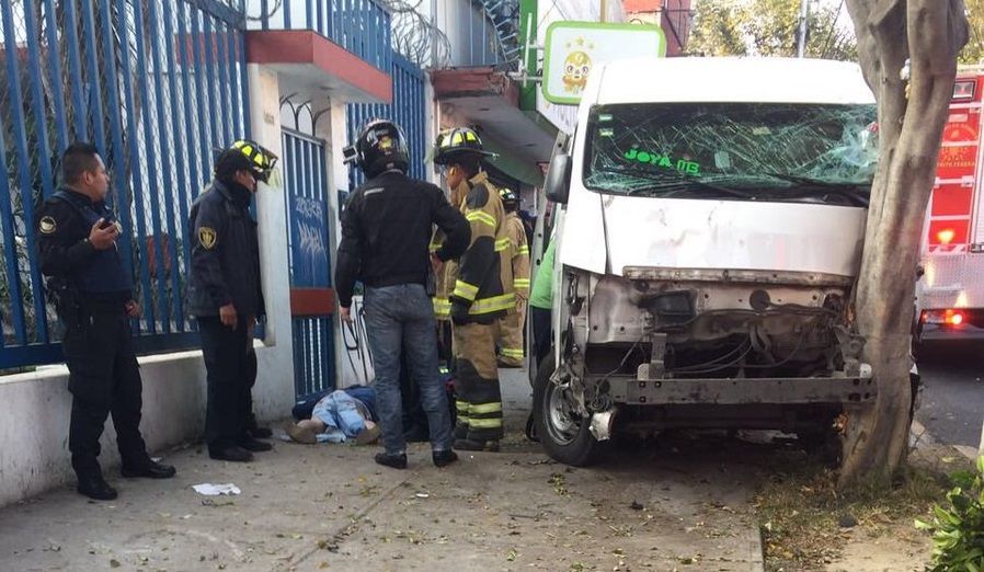 Choque deja 12 lesionados en Viaducto Tlalpan
