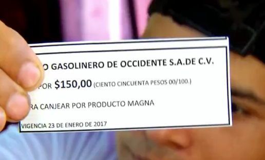 Alcalde cambia gasolina por frijoles en Colima