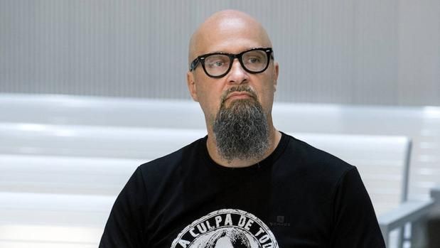 Condenan a rapero por mensajes contra víctimas de terrorismo en Twitter - césar-strawberry