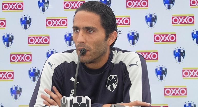 Aldo de Nigris cuestiona educación de Alan Pulido