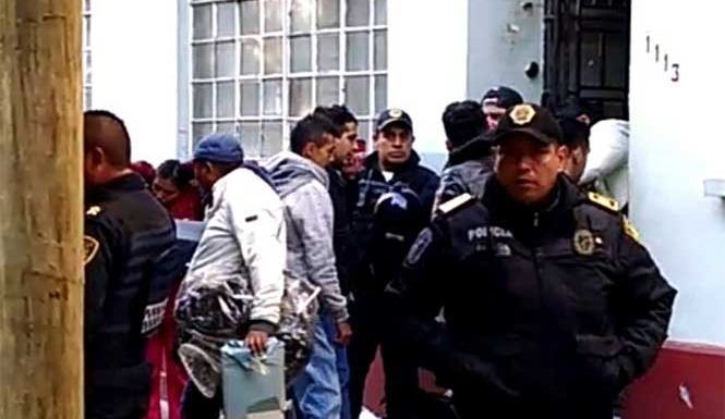 Desalojan predio con 15 familias en la Del Valle Desalojan predio con 15 familias en la Del Valle