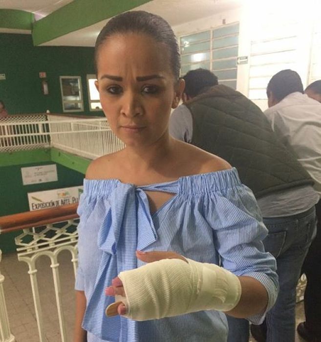 Video: pelea en el ayuntamiento de Teapa, Tabasco - delia