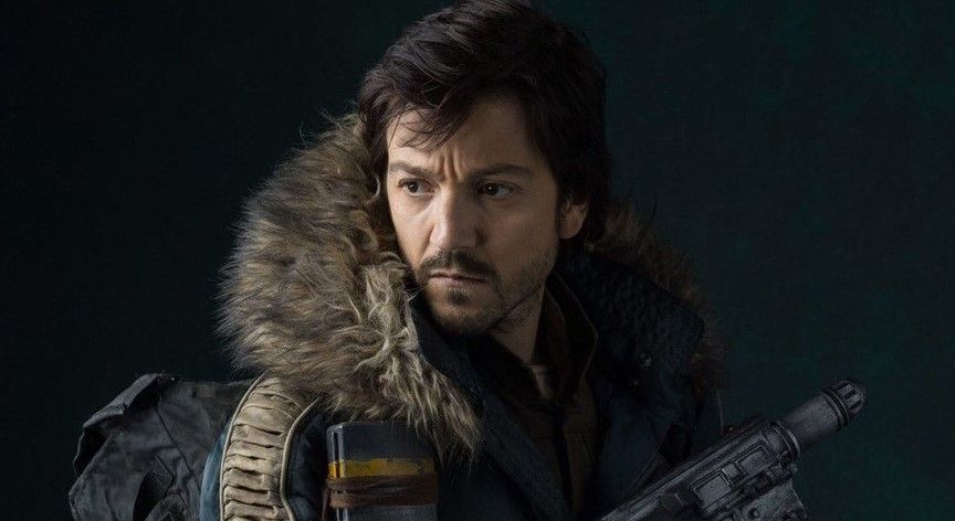 Diego Luna se conmueve con historia de fan