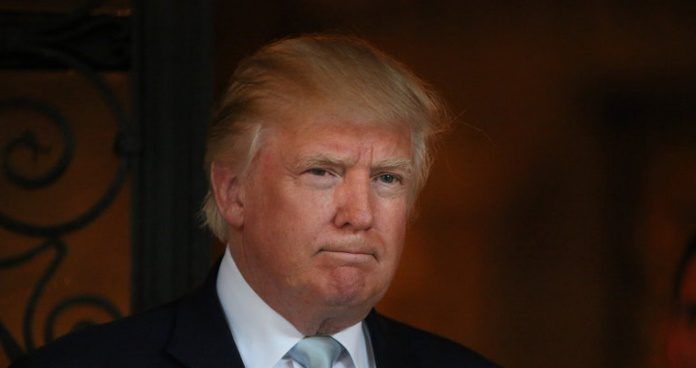 Trump pide a 50 colaboradores de Obama seguir en sus puestos