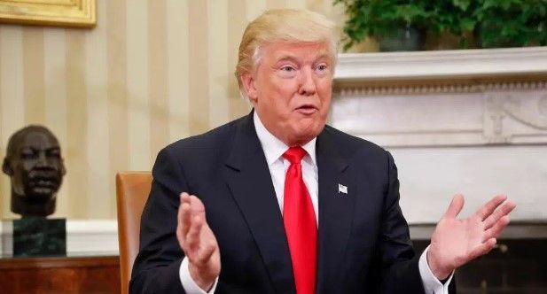 Espías rusos tienen información personal y financiera de Donald Trump