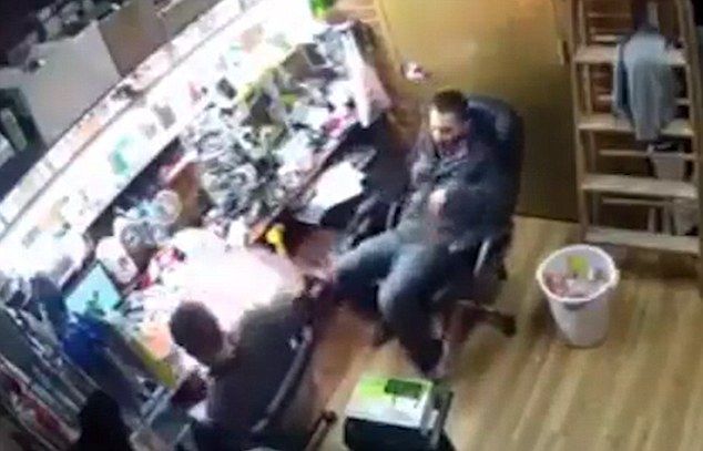 Video: iPhone 7 explota en las manos de una persona