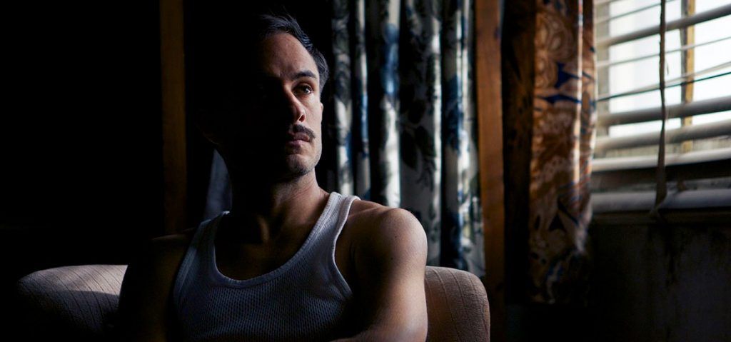 Otorgan premio a Gael García por "Neruda" en festival de cine - gael-1024x479