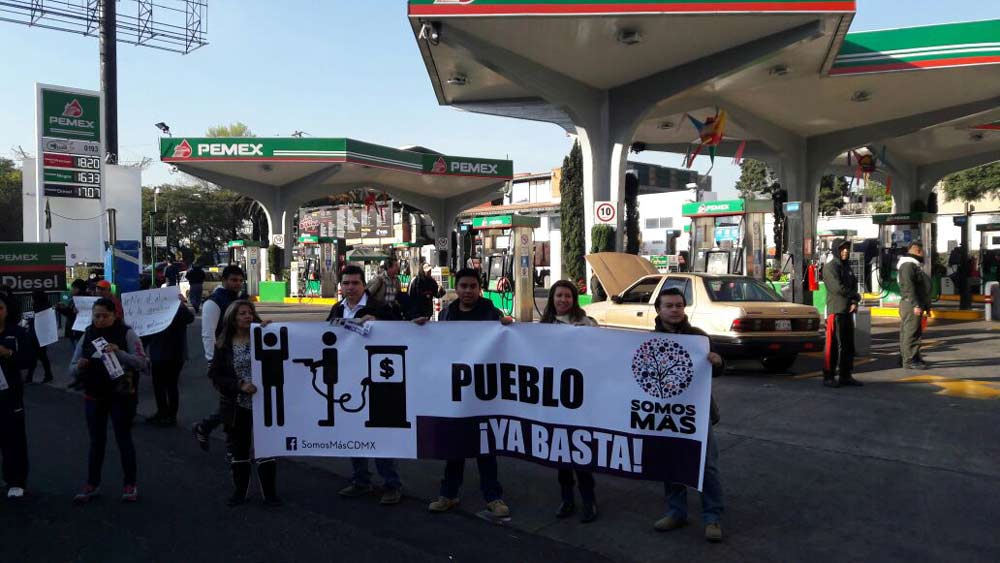 También bloquean gasolineras en la Ciudad de México