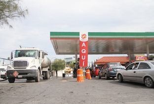 Compras de pánico en gasolineras horas antes del cambio de año - gasolineras