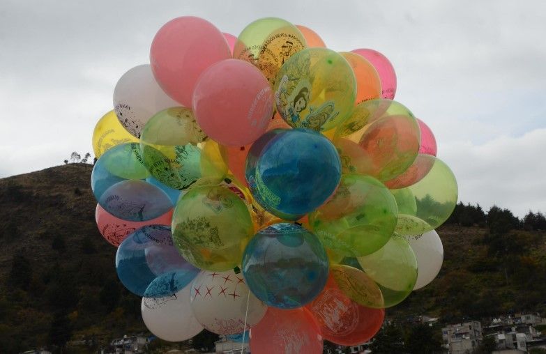 Semarnat pide no enviar cartas de Reyes en globos