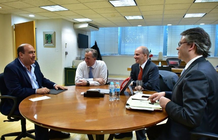 Meade explica el aumento de combustibles a gobernadores - gobernadores