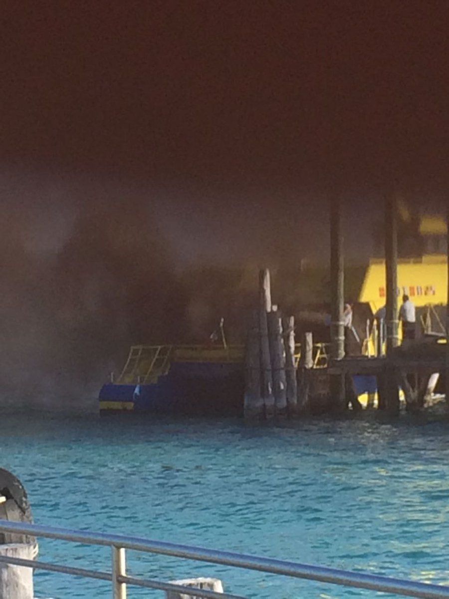 Se incendia ferry en Quintana Roo - incendio-ferry-1