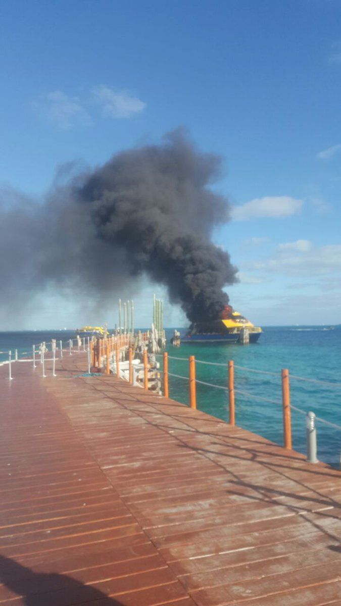 Se incendia ferry en Quintana Roo - incendio-ferry-3
