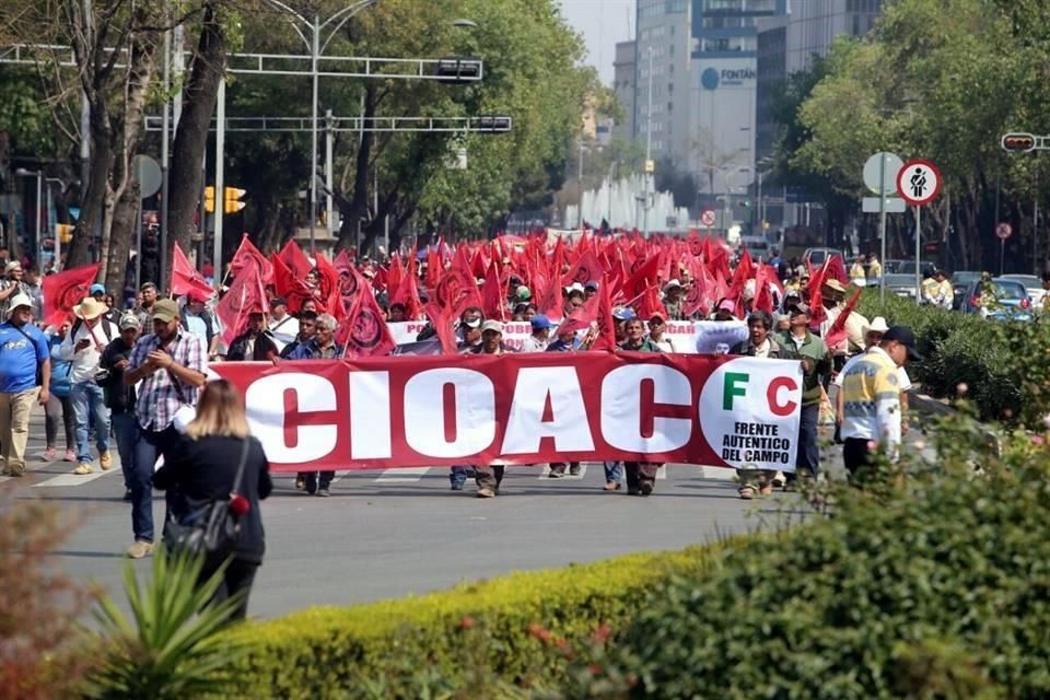 Cierran Paseo de la Reforma por manifestación