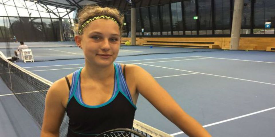 Expulsan a tenista por pegarle a un niño recogepelotas del Abierto de Australia