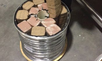 Decomisan mariguana oculta en rollos de alambre en Nuevo León