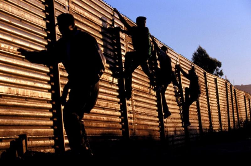 “Muro no frenará migración de michoacanos a EE.UU.”: secretario del Migrante “Muro no frenará migración de michoacanos a EE.UU.”: secretario del Migrante