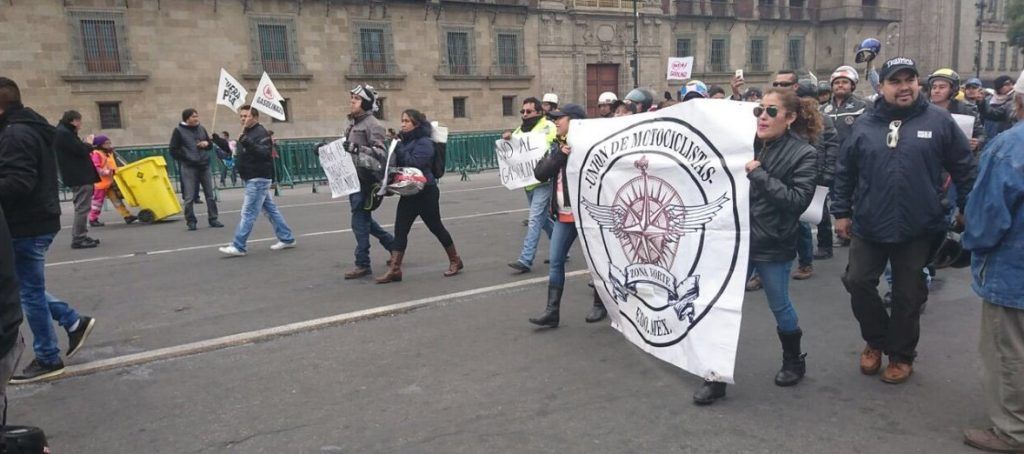 Motociclistas protestan frente a Palacio Nacional - motocilistas-1024x454