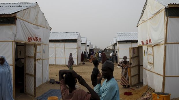 Nigeria bombardea por error campo de refugiados - nigeria-violence-cattle