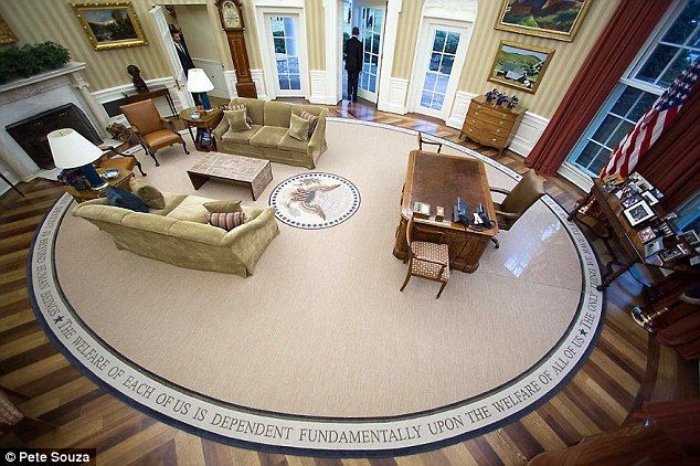 Donald Trump redecora con color dorado la Oficina Oval - oficina-oval-I