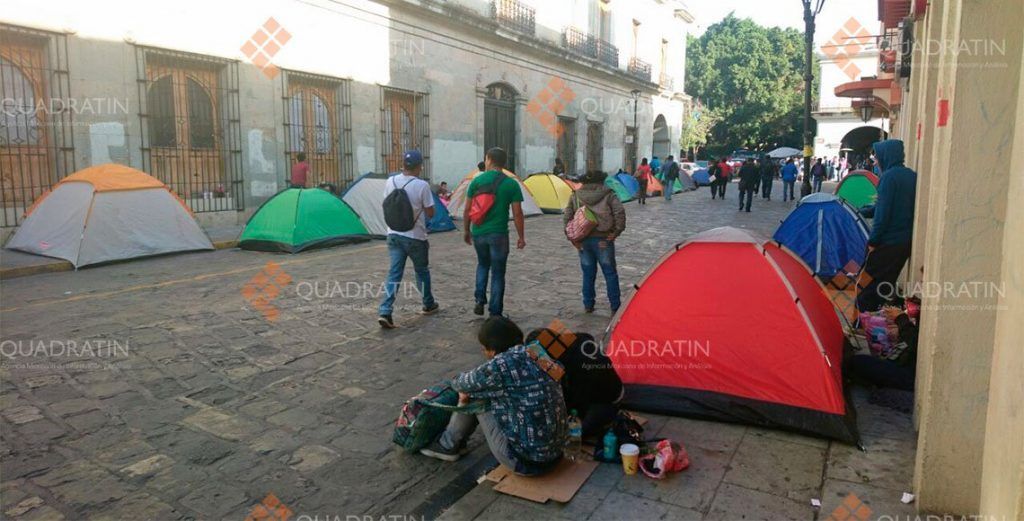 Normalistas invaden Zócalo de Oaxaca - palacio-municipal-oaxaca-1-1024x521