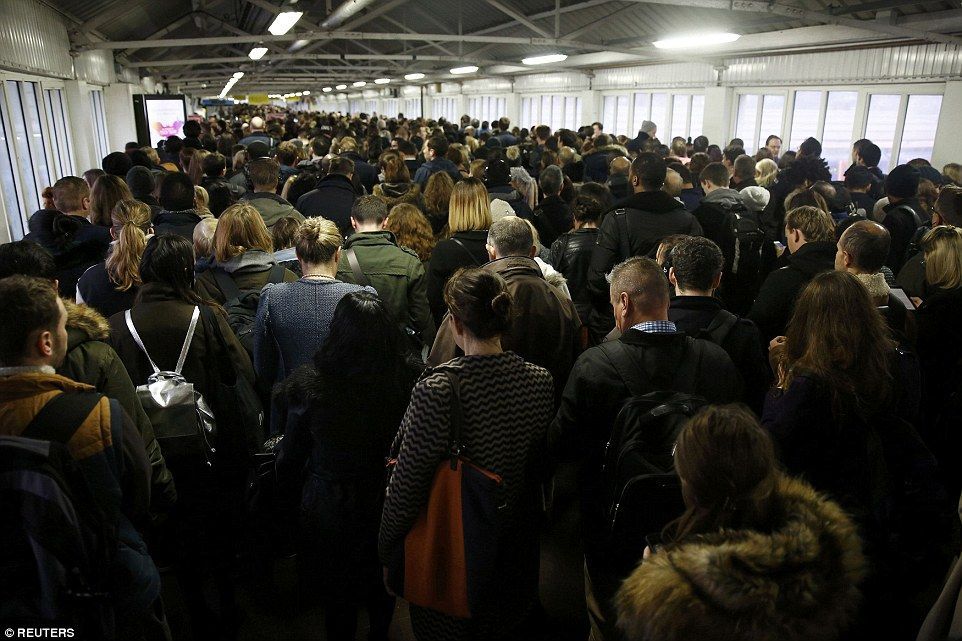 Huelga en el metro de Londres paraliza a millones - paro-metro-uk-4