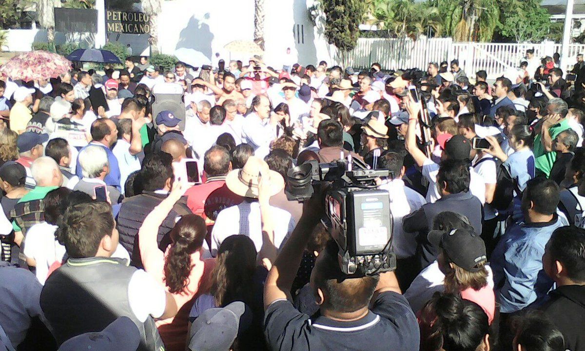 Pemex advierte por situación crítica de desabasto en tres estados