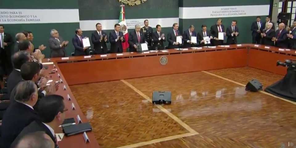 EPN presenta medidas para fortalecer economía nacional; Coparmex las rechaza