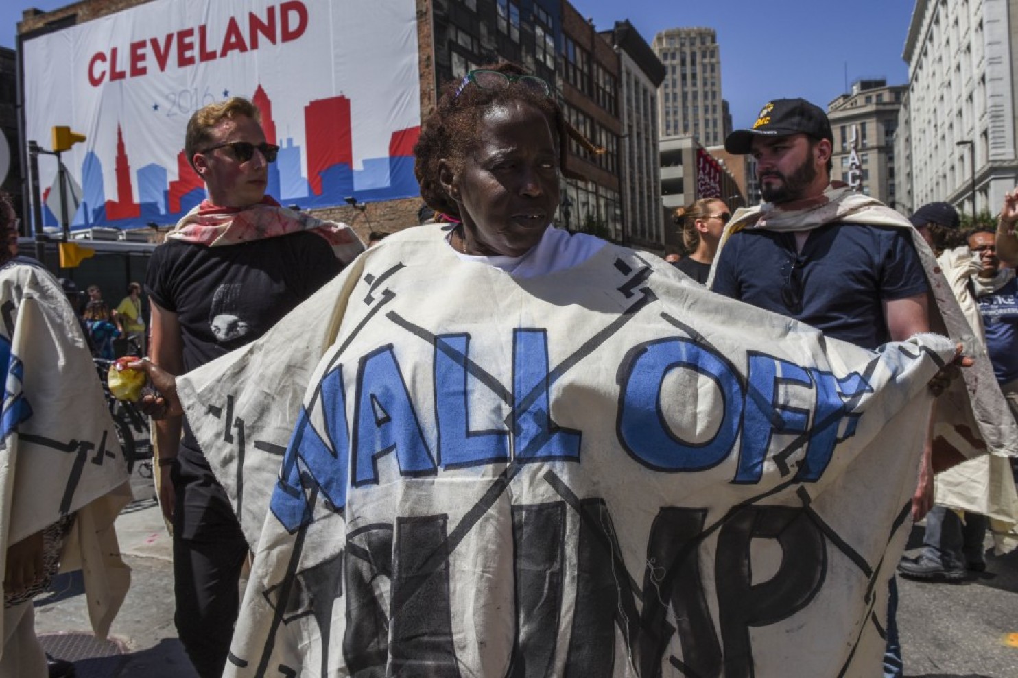 Washington Post cuestiona plan sobre el muro de Trump - protesta-muro