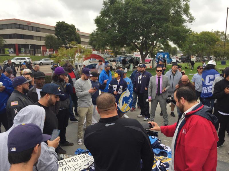 Cargadores se mudan de San Diego a Los Ángeles - protestas-chargers