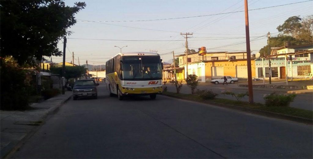 Regidor secuestra autobuses e incentiva bloqueos en Oaxaca - regidor-oaxaca-2-1024x521