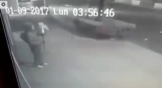 Así roban un foco en Benito Juárez