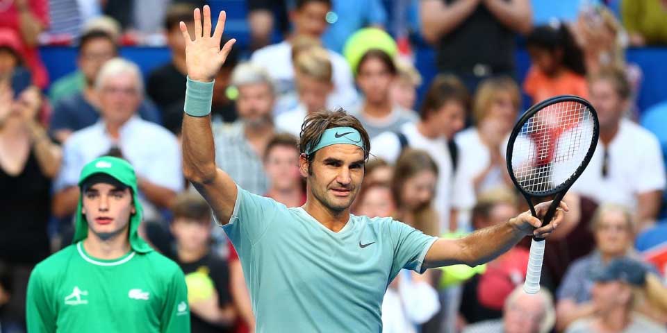 Federer regresa con victoria luego de seis meses