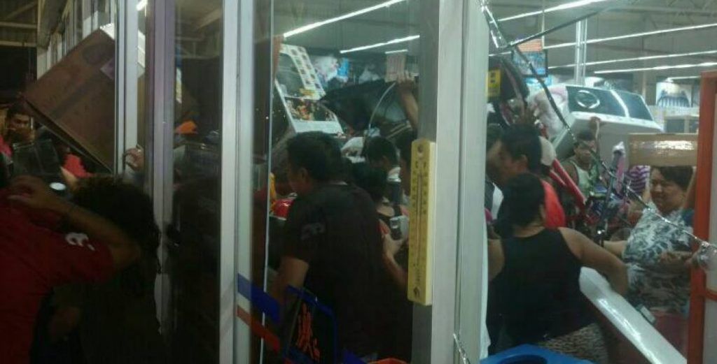 Reportan 50 establecimientos saqueados en Veracruz - saqueos-veracruz-q-1024x521