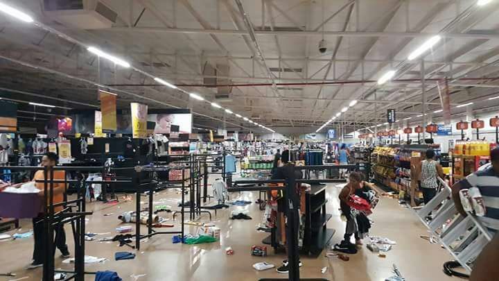 Suman más de mil establecimientos saqueados en México