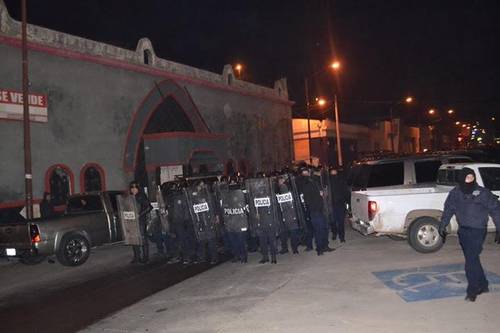 EE.UU. cierra garitas por protestas por 'gasolinazo' - sonora-arizona