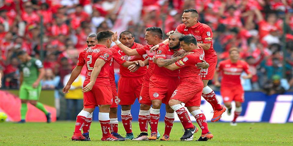 Toluca derrota al América en el regreso al Nemesio Díez
