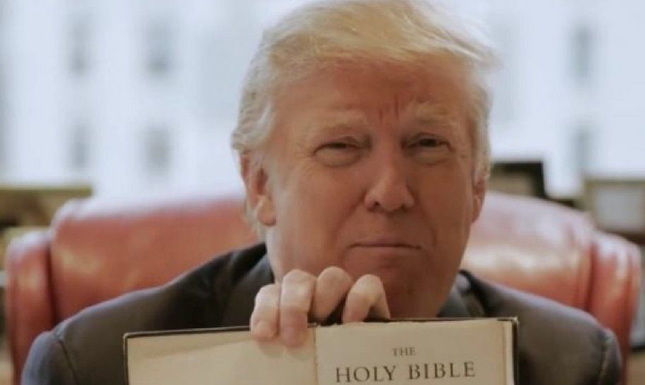 Donald Trump utilizará dos biblias en toma de posesión - trump-biblias-2