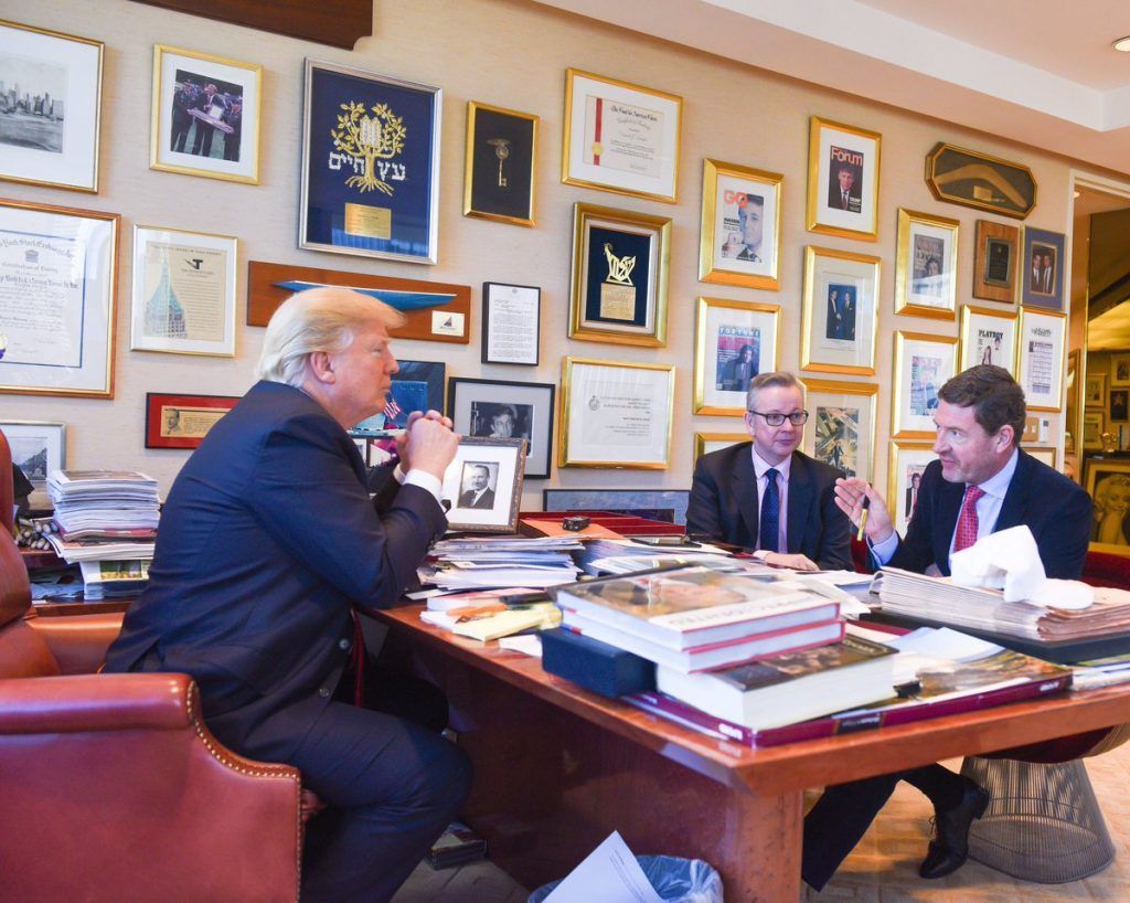 Periodista narra cómo es entrevistar a Donald Trump - trump-bild-2-1024x818