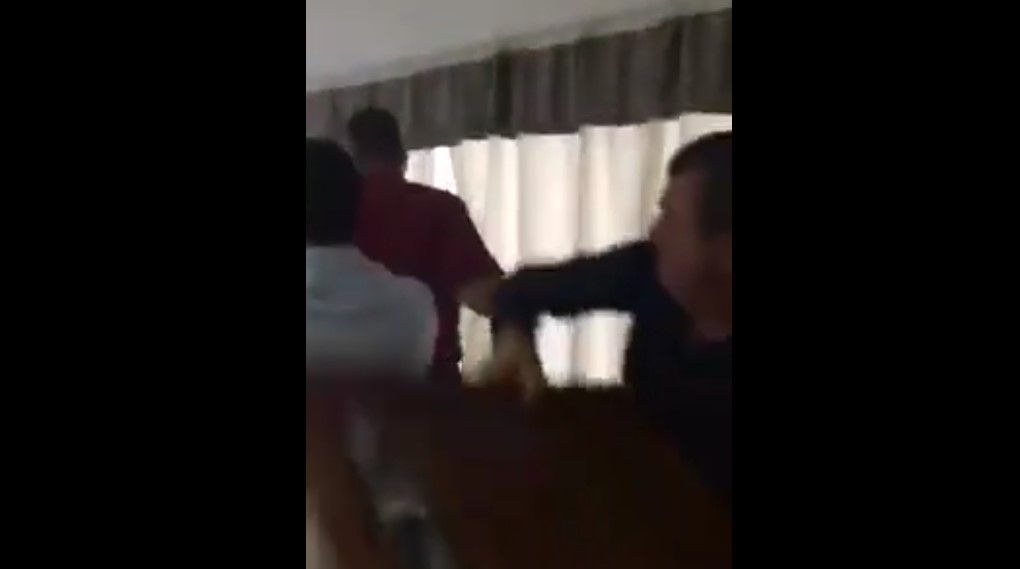 Video: pelea en el ayuntamiento de Teapa, Tabasco