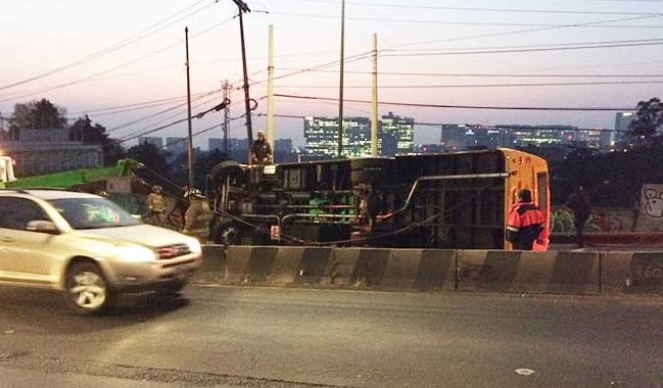 Dos volcaduras esta mañana en el Valle de México