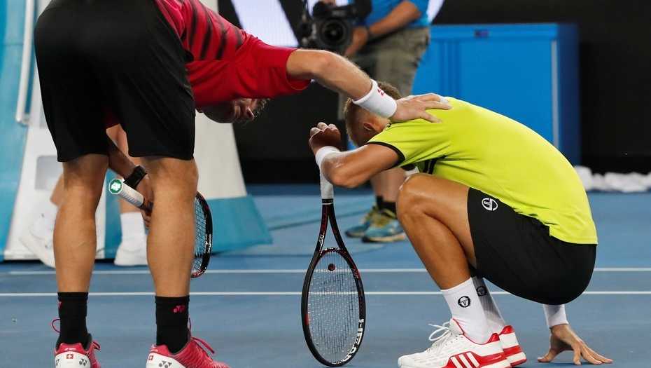Video: Wawrinka golpea con pelota la entrepierna de su rival - wawrinka-golpe