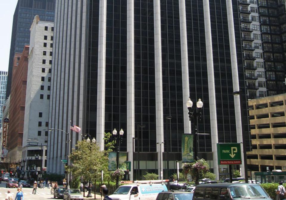 La multimillonaria fortuna de la familia del yerno de Trump - 0221_kushner-att-randolph-chicago_650x455