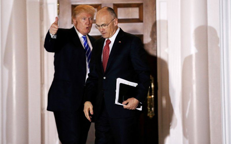 Elegido por Trump reconoce haber contratado a una inmigrante ilegal - Andrew-Puzder