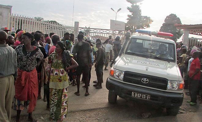 Estampida en estadio de Angola deja 17 muertos