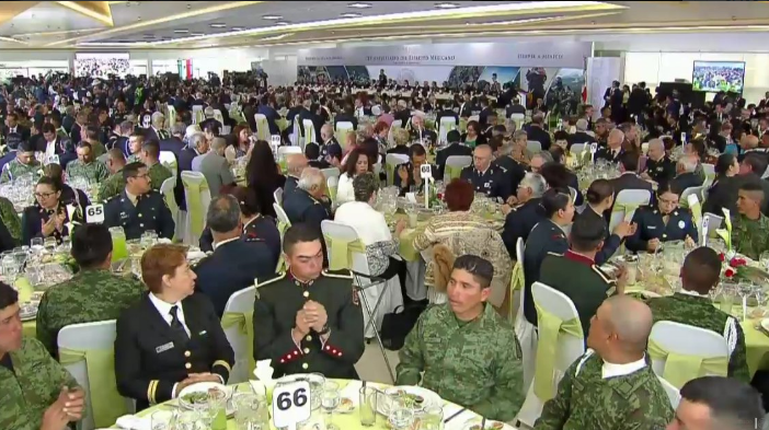 "Inadmisibles descalificaciones contra las Fuerzas Armadas": Peña Nieto - COMIDA-EJERCITO