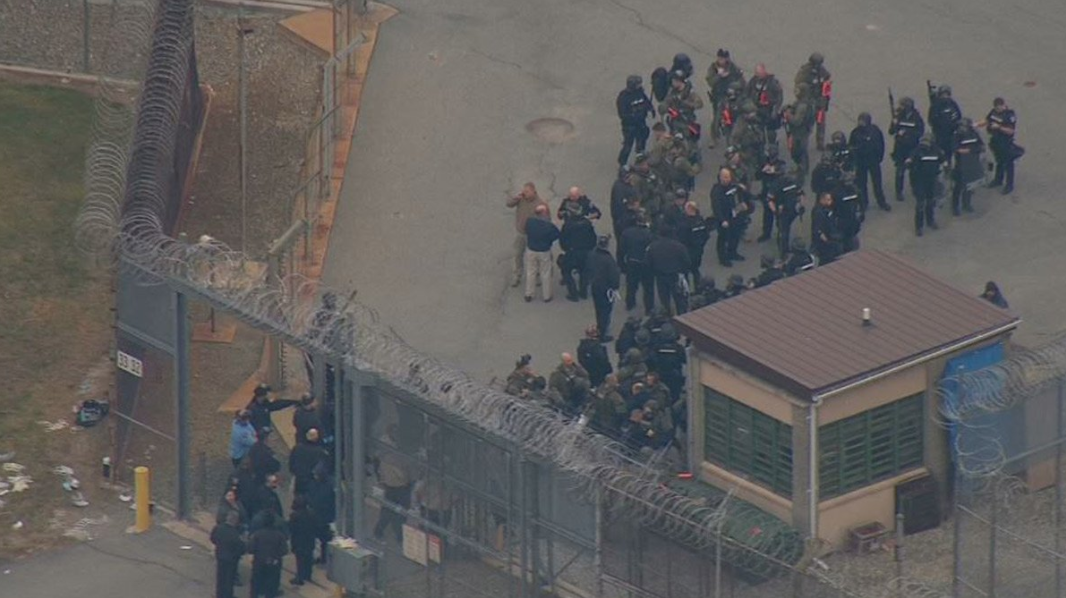 Reos toman como rehenes a guardias de cárcel en Delaware - Captura-de-pantalla-2017-02-01-a-las-16.46.33